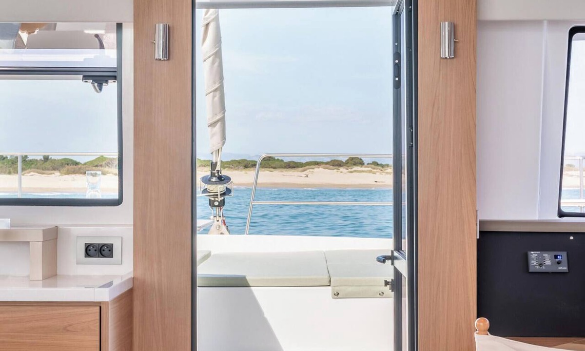 Saint-Mandrier-sur-Mer Boat Rental | Sun-Kissed Sailing Adventure in Provence-Alpes-Côte d'Azur