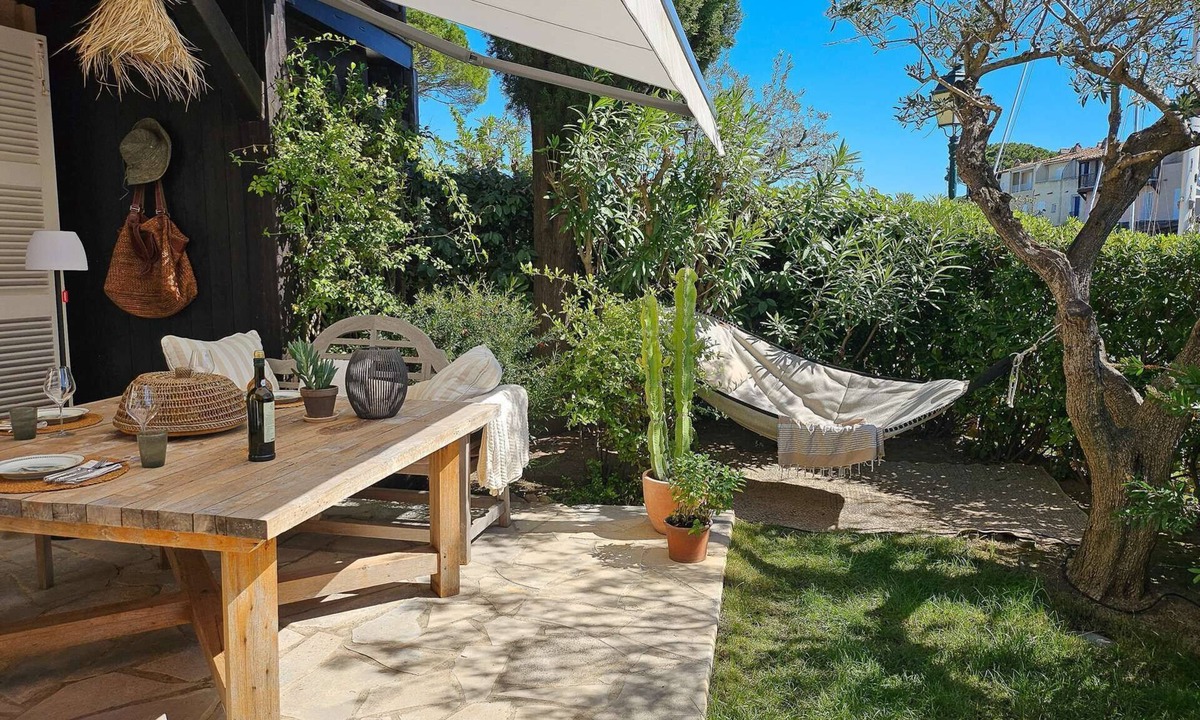 Port Grimaud Apartment | Superb renovated 2-room apartment with garden et mooring
