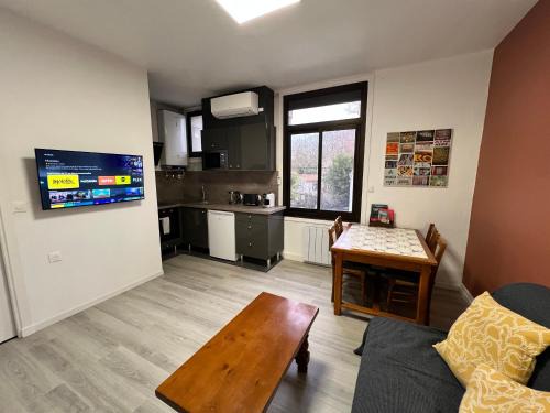 Saintes Apartment | T2 calme - clim et parking gratuit - Abbaye aux Dames