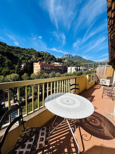 Menton Apartment | T2 Menton - Garage - Proche centre ville & mer