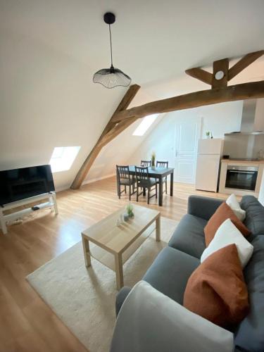 La Madeleine Apartment | T3 Atypique et Moderne - Orléans centre