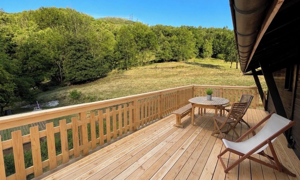 Saint-Paul-sur-Isere Apartment | The Painter's Retreat, a mountain cabin with a breathtaking view.