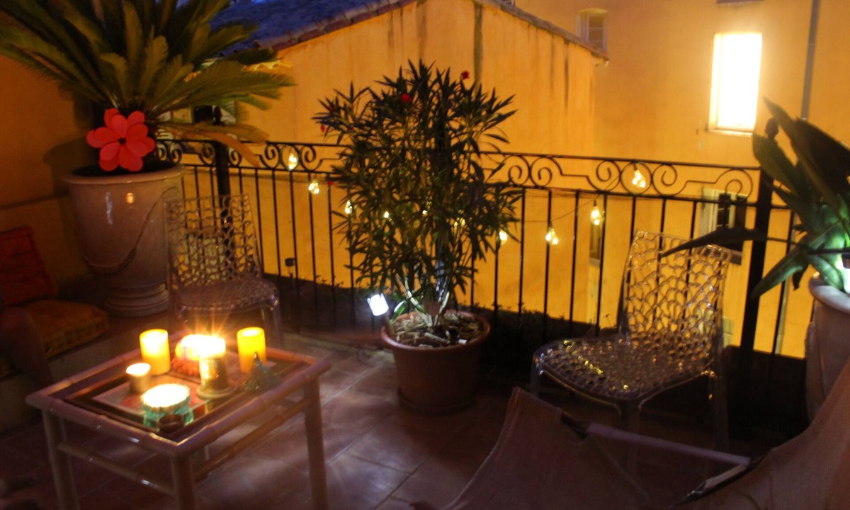 Grasse Apartment | the terrace of the Cathedral/5 persons/3 bedrooms