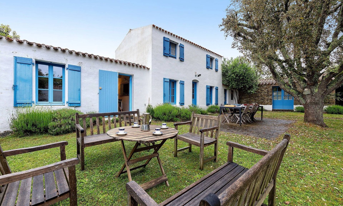 Ile d'Yeu House | Traditional House on Île d'Yeu, Sleeps up to 10 Guests