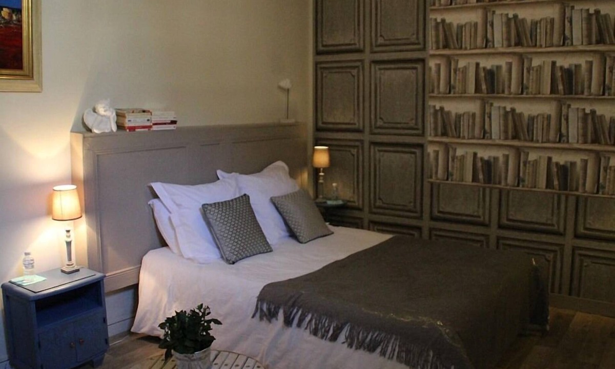 Saintes Bed & Breakfast | Une Chambre en Ville