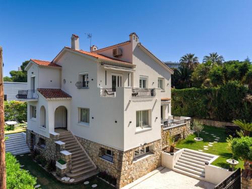 Juan-les-Pins House | UrbanFlat 228 - Villa d Exception avec Piscine Privee et Plages a Pied Juan les Pins