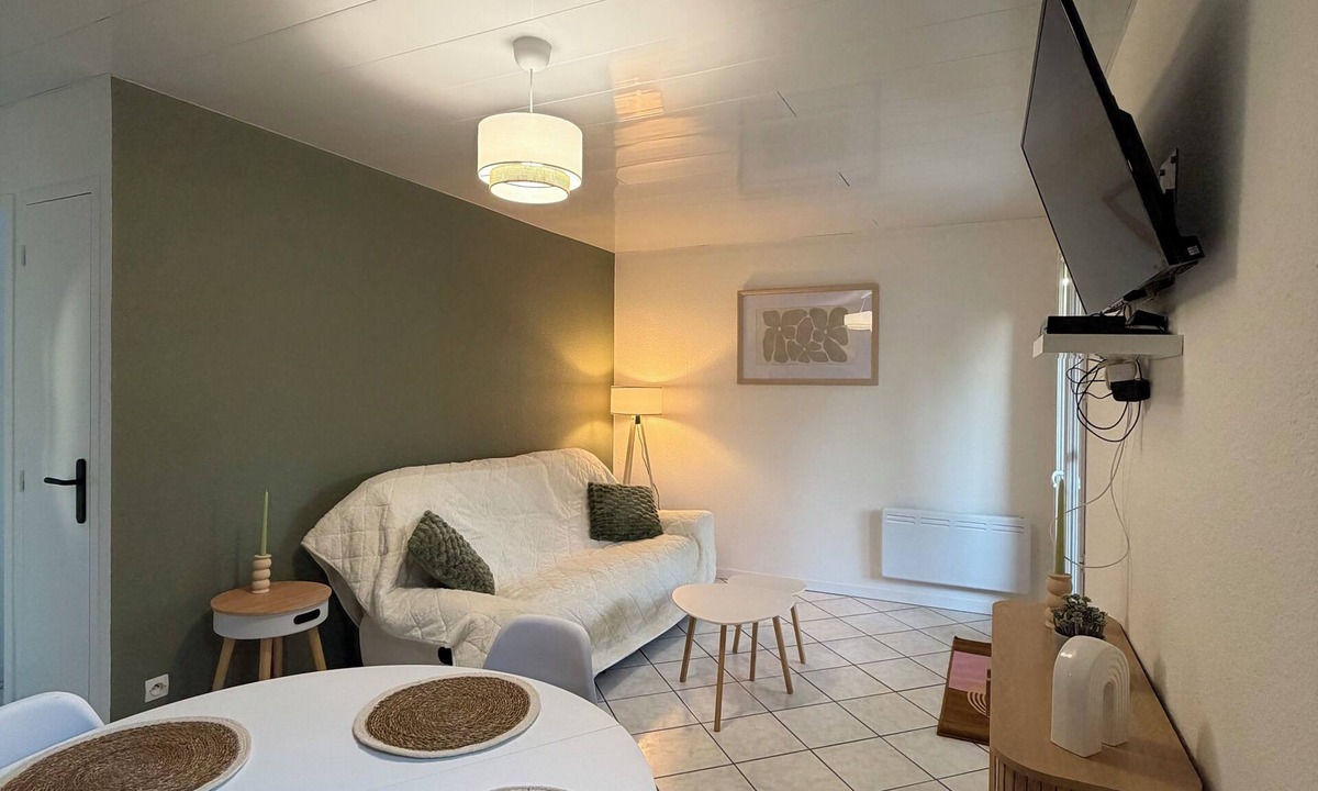 Ozillac House | Vacation home 3* - Sous les pins