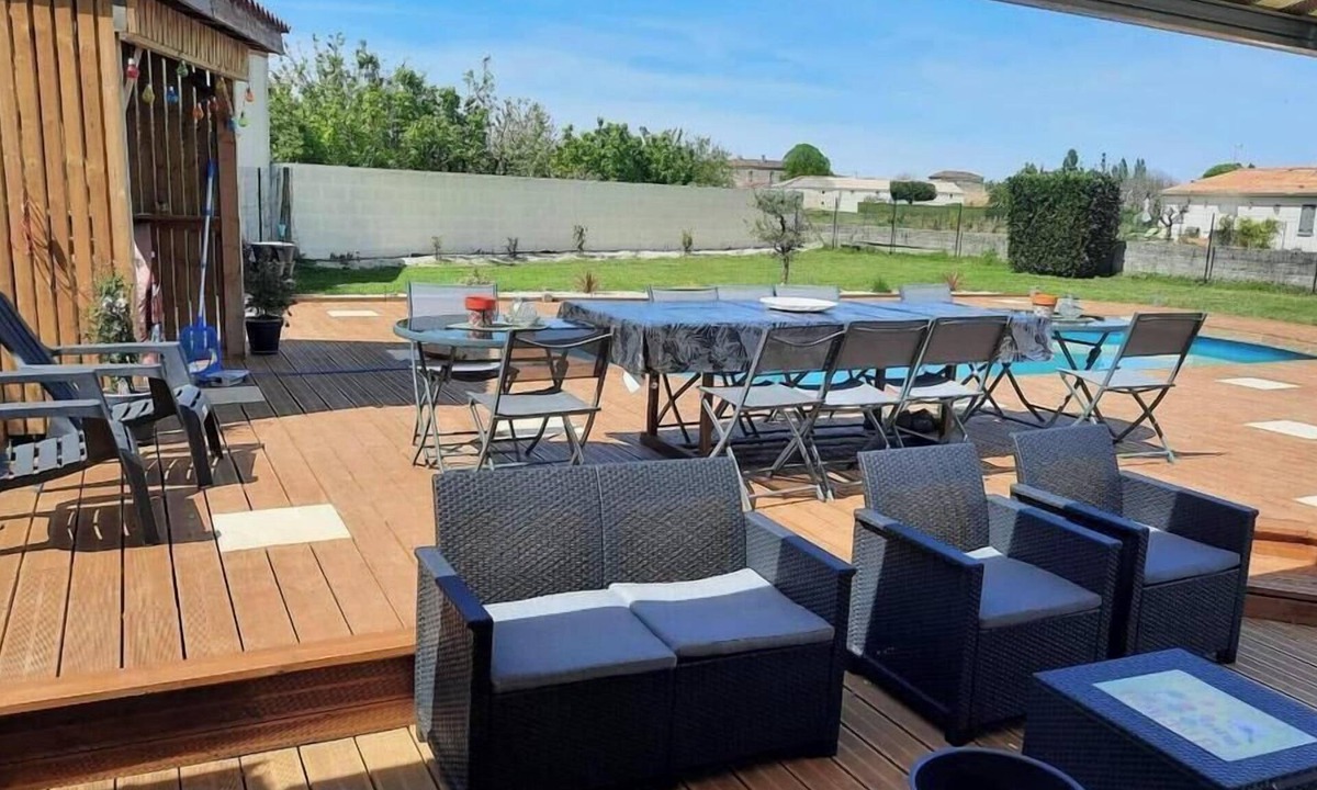 Gemozac House | Vacation home for 16 to 22 people