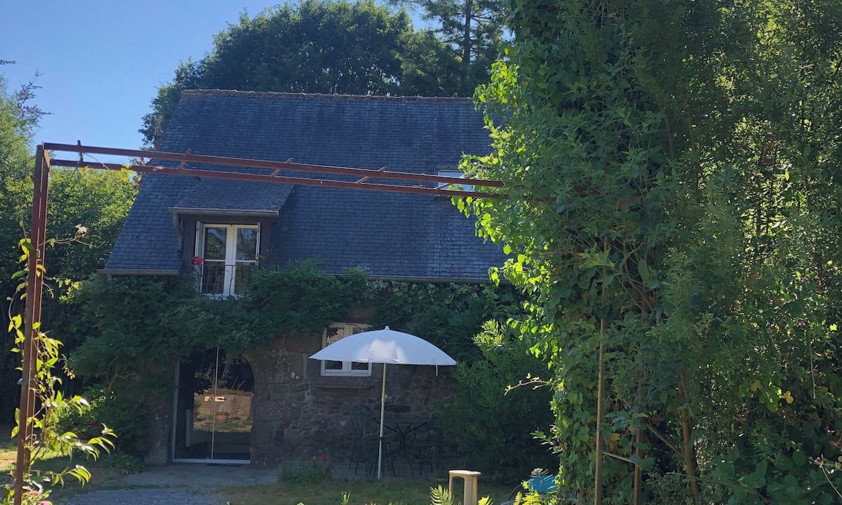 Bazouges-la-Perouse House | Vacation Rental Near Mont-Saint-Michel