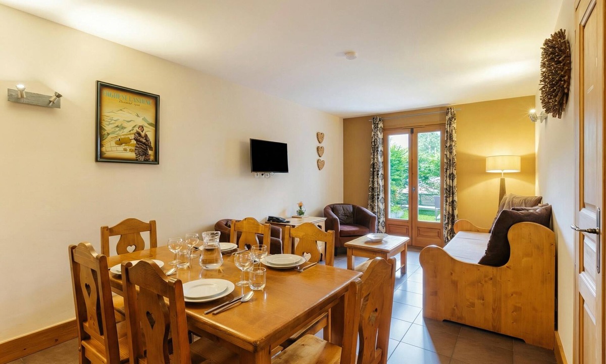 Vallorcine Apartment | Vallorcine Balme 01 Ski-In Retreat w/Shared Pool & Sauna, Vallorcine (Argentiere), France