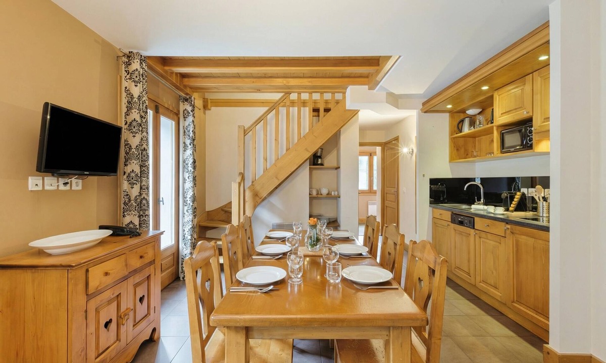 Vallorcine Apartment | Vallorcine Buet 52 Ski-In Retreat w/Shared Pool & Sauna, Vallorcine (Argentiere), France