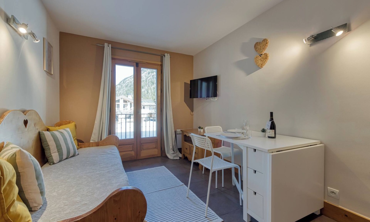 Vallorcine Apartment | Vallorcine Balme 03 Ski-In Retreat w/Shared Pool & Sauna, Vallorcine (Argentiere), France
