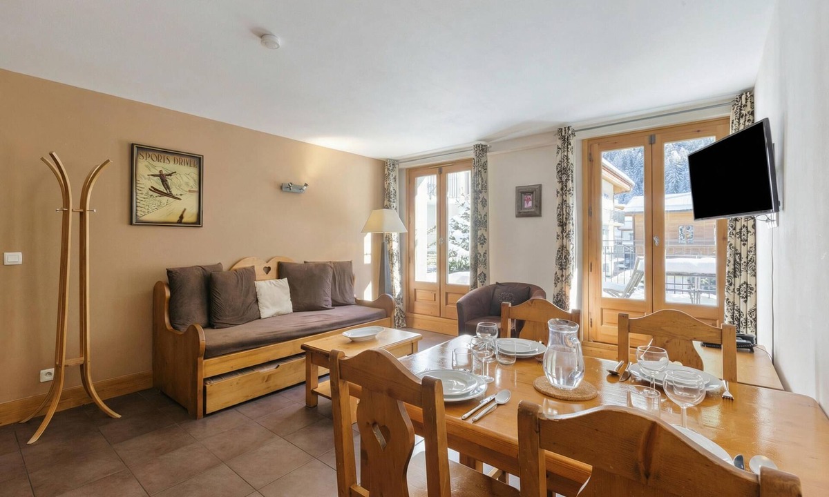 Vallorcine Apartment | Vallorcine Loriaz 13 Ski-In Retreat w/Shared Pool & Sauna, Vallorcine (Argentiere), France