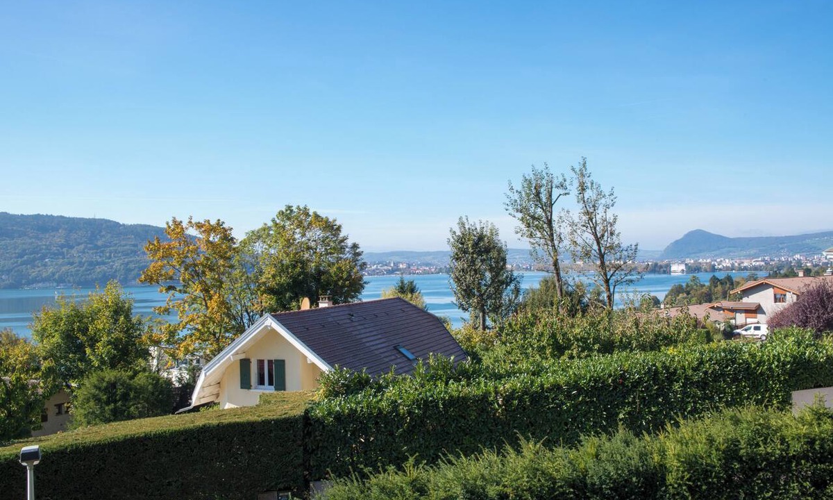 Veyrier-du-Lac Apartment | Veyrier du Lac: 2-room apartment with lake and mountain views, 300M from the lake
