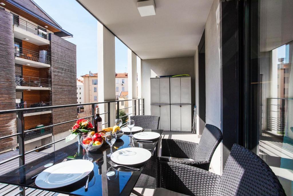 Jean-Medecin Apartment | VICTOR HUGO AP4159 Nice, by Riviera Holiday Homes