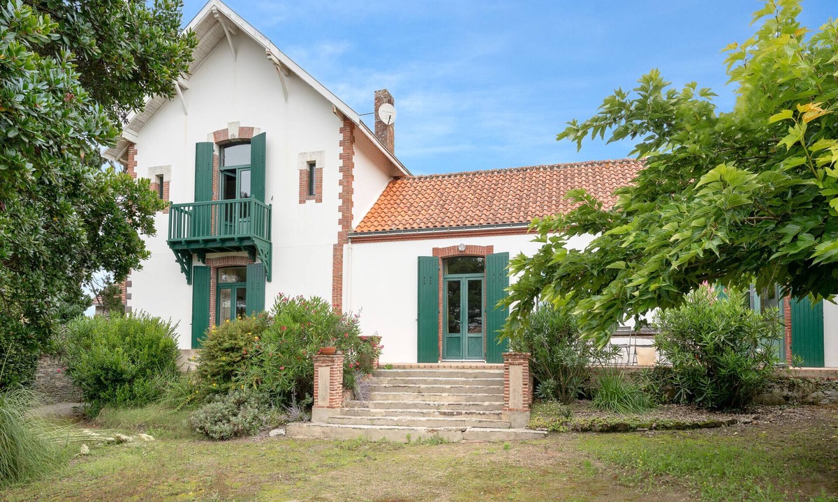 Prefailles House | Villa 200m from the sea, 12 adults and 1 child
