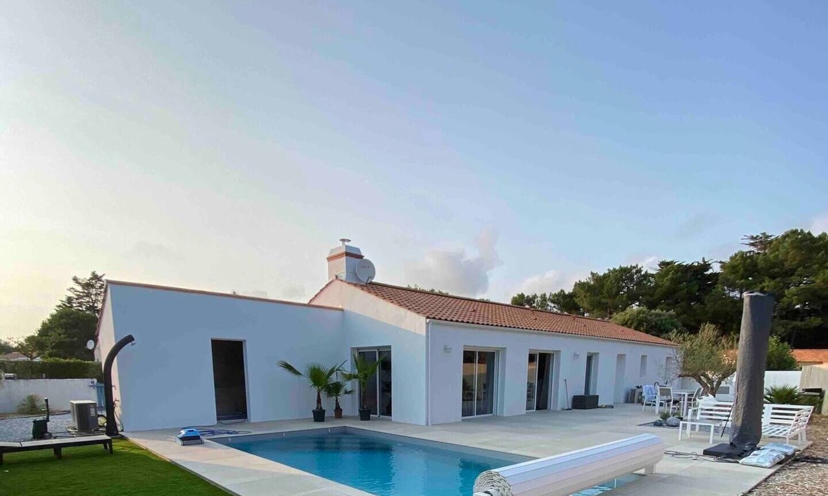 Saint-Jean-de-Monts Villa | Villa Chaleureuse & Familiale. Piscine Chauffée, à 700 Mètres de la Plage