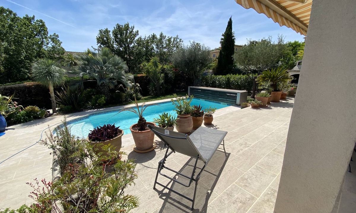 Cogolin Villa | VILLA COGOLIN PROVENCE GOLFE DE ST TROPEZ