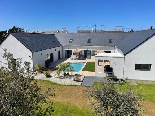 La Turballe House | Villa d'Exception avec Piscine, Spa et Salle de Cinéma à 50m de la Plage, Capacité 14 pers. - FR-1-306-1275