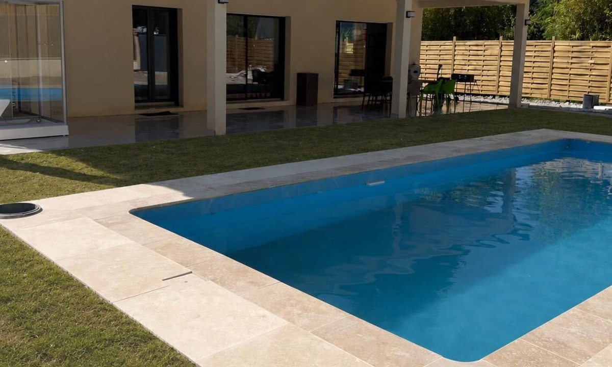 Limoges House | Villa escape and spa