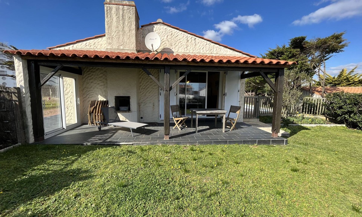 Saint-Gilles-Croix-de-Vie Villa | Villa des Océanides - Heated Pool for 8 People