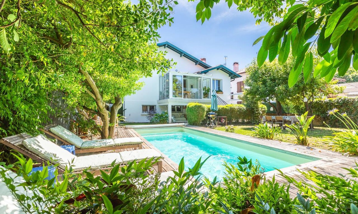Biarritz Villa | Villa Jacaranda - maison familiale à 10 min plages