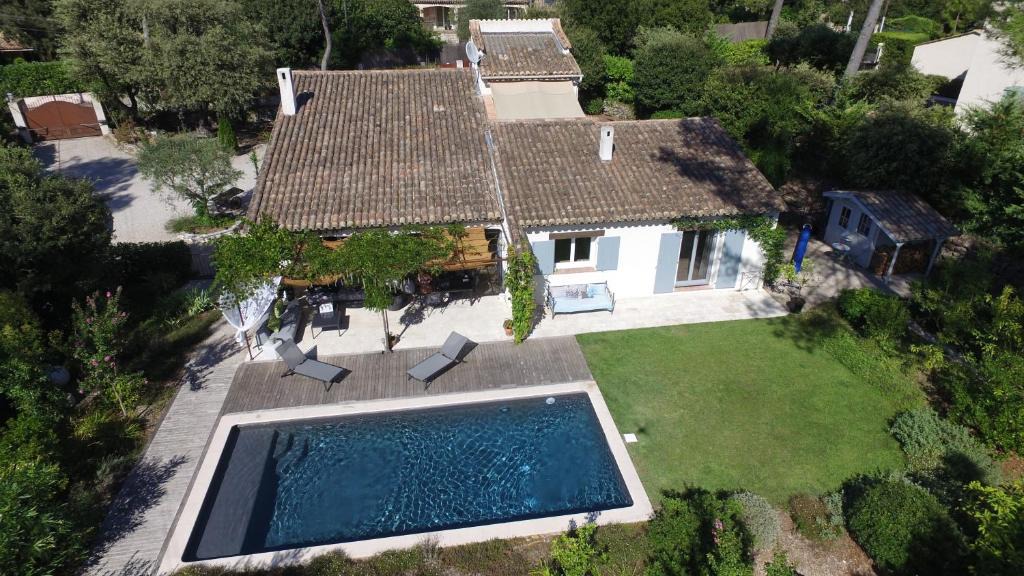 Valbonne House | Villa Les Lucioles - Chambre indépendante - Piscine - Petit déjeuner - Parking