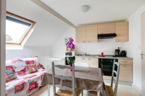 Neris-les-Bains Apartment | Villa MERYEM