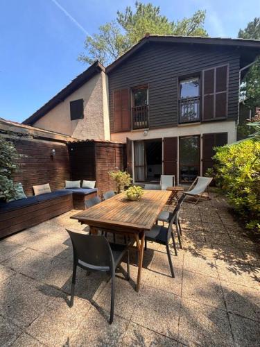 Le Penon House | Villa Patio- 5personnes, proche plage et foret