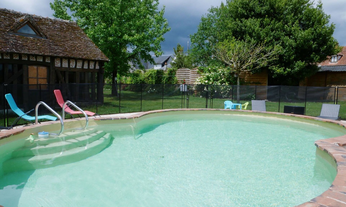 Dhuizon Villa | Villa Piscine Sécurisée Châteaux de la Loire
