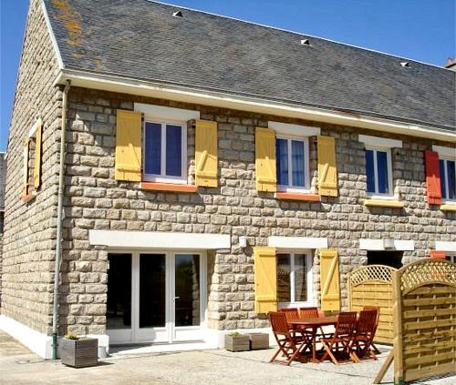 Penmarch House | Villa SURF Situation exceptionnelle à 3 min à pied de la plage de Pors Carn Pour 5 personnes Authentique Bien équipée Jardin & BBQ Parking privatif