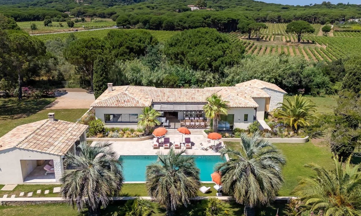 Ramatuelle Villa | Villa Utopia Summary: