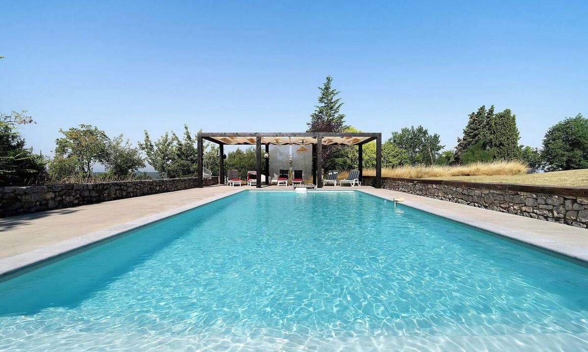 Tombeboeuf House | Villa with 360° Views, Private Pool, Lake View and Wi-Fi