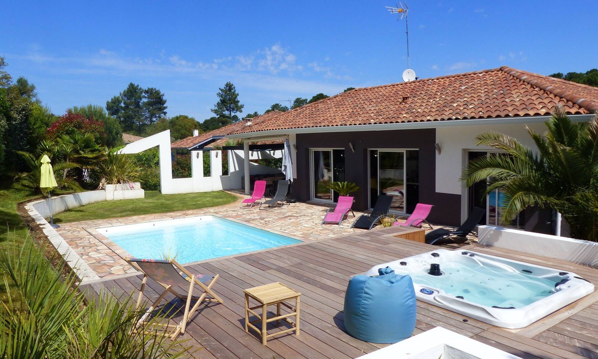 Labenne House | Villa with air-conditioning, swimming pool, spa, summer kitchen for 8 people.