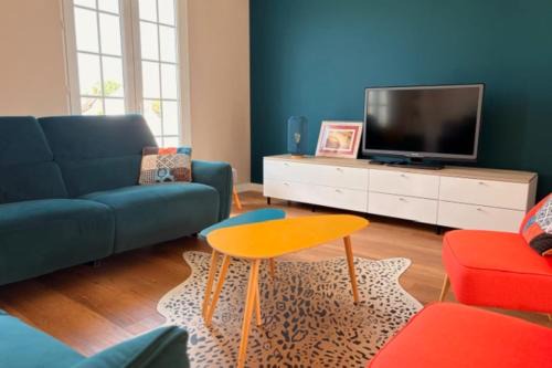 Angoulins House | Villa with large terrace and garden in Angoulins