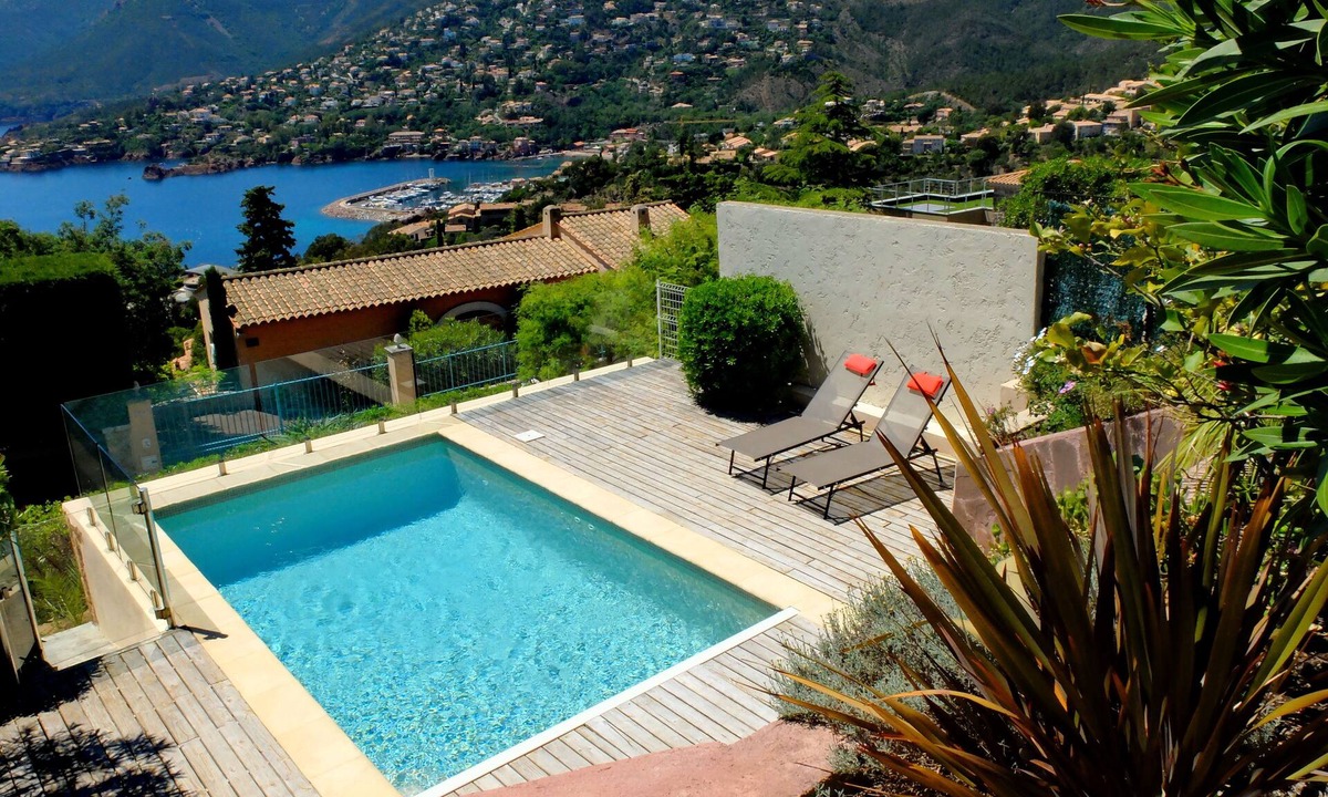 Theoule-Superieur Villa | Villa with swimming pool and panoramic sea view.