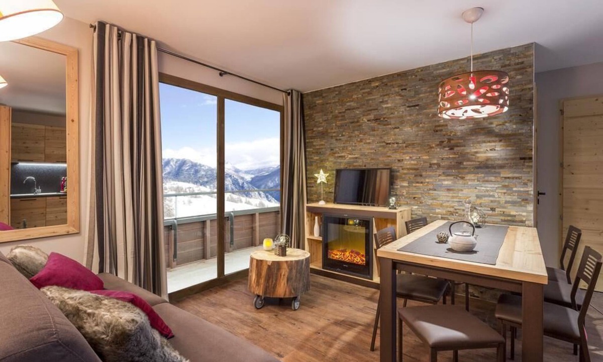 Les Boisses Apartment | Wifi, 300m from resort center, swimming pool, balcony, tv, ski locker, 50-58m², Tignes