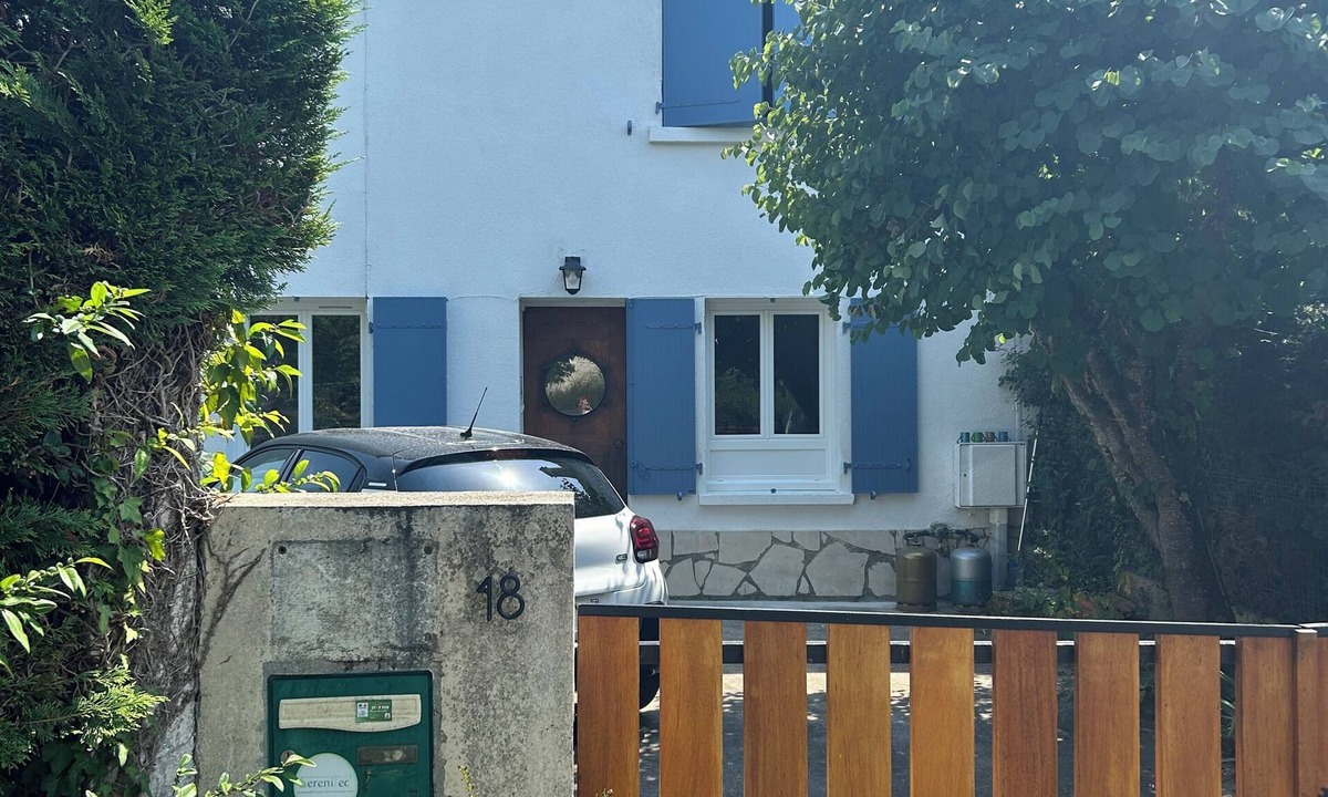 Jonzac House | Your Sunny Retreat in Jonzac