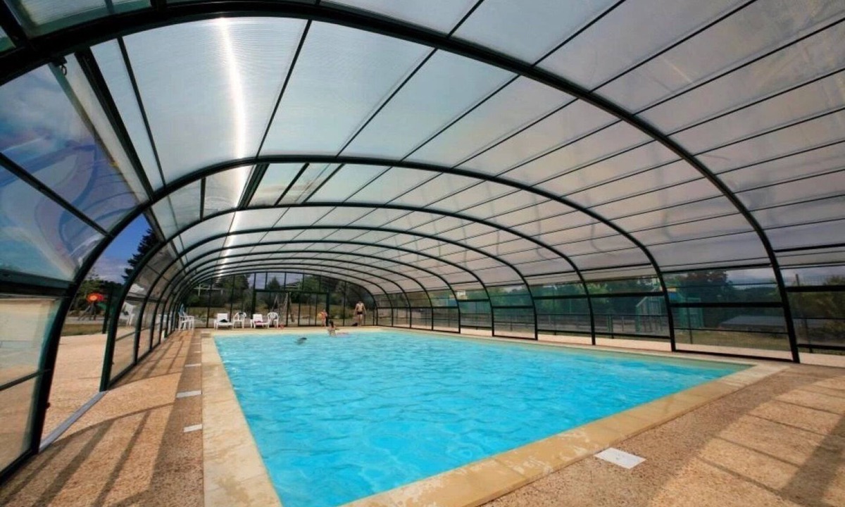 Beynat Ski Chalet | ZEcamping 3 étoiles animaux acceptés tennis piscine couverte
