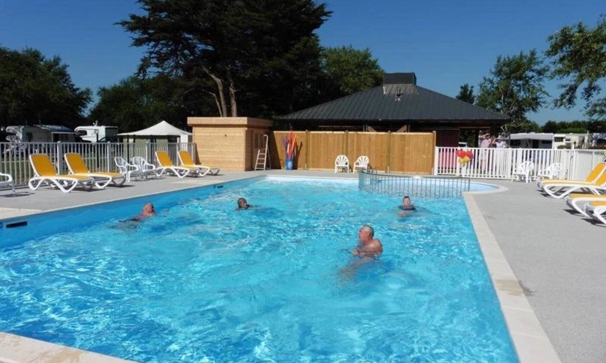 Guerande House | ZEcamping 3 étoiles pataugeoire piscine pet friendly mobil-home TV LV 25m2