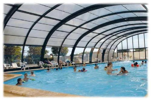 Commequiers Other | ZEcamping 3 étoiles pet friendly piscine couverte chauffée et soirées animées