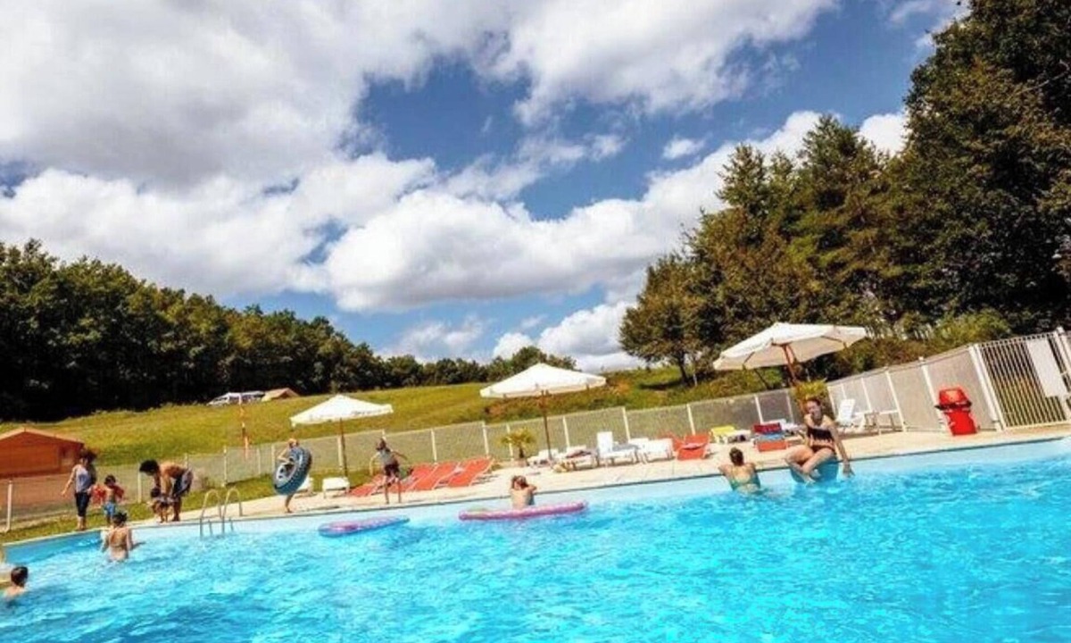 St-Sulpice-de-Mareuil House | ZEcamping 3 étoiles parc aquatique chiens acceptés jacuzzi tente BBQ