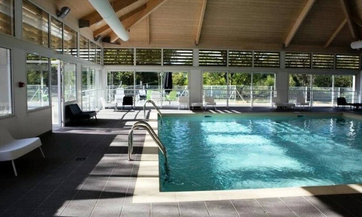Saumur House | ZEcamping 3* piscine couverte chiens acceptés locatif TV LV BBQ 39m2