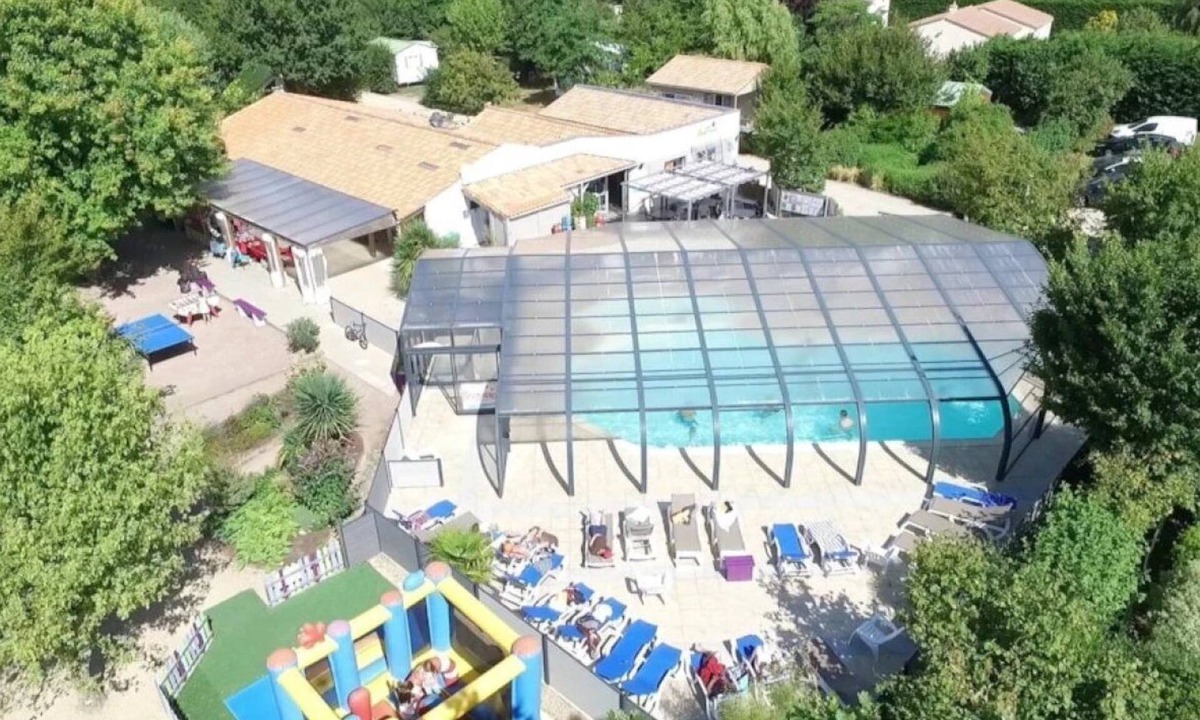 Apremont House | ZEcamping 4 étoiles piscine couverte locatif TV BBQ 30m2