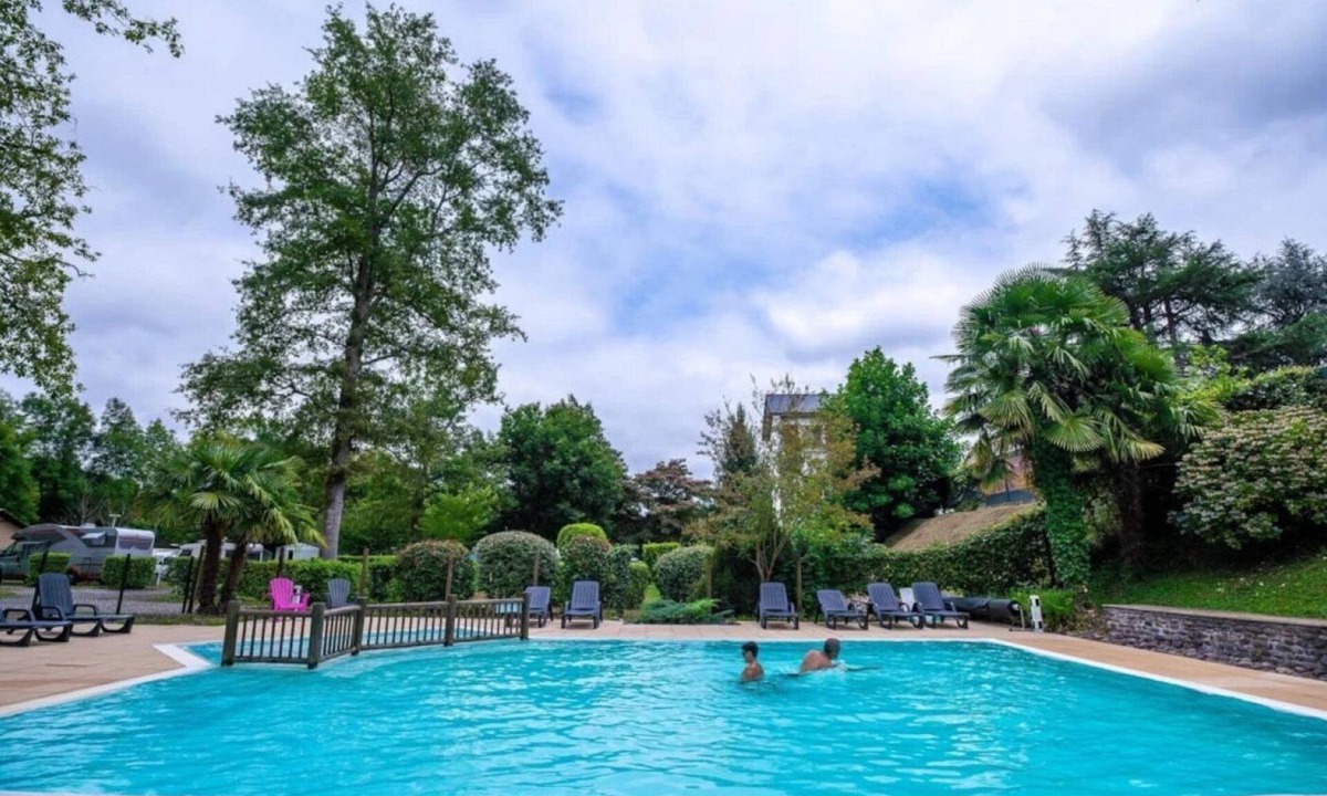 Aramits House | ZEcamping 4* familial piscine chauffée jacuzzi sauna locatif BBQ 35m2