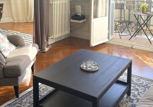 08. A beautiful and roomy bourgeoise apartment in Nice with top location