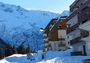 100m from ski slopes, view valley/ski slopes, parking, tv, ski locker, 18m², Les 7 Laux