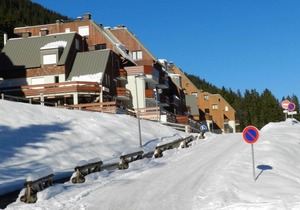 100m from ski slopes, parking, tv, ski locker, 24m², Les 7 Laux