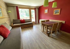 100m from ski slopes, 3rd floor, view forest, balcony, tv, 35m², La Tania
