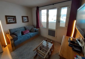 50m from resort center, 3rd floor, balcony, parking, tv, ski locker, 30m², La Tania